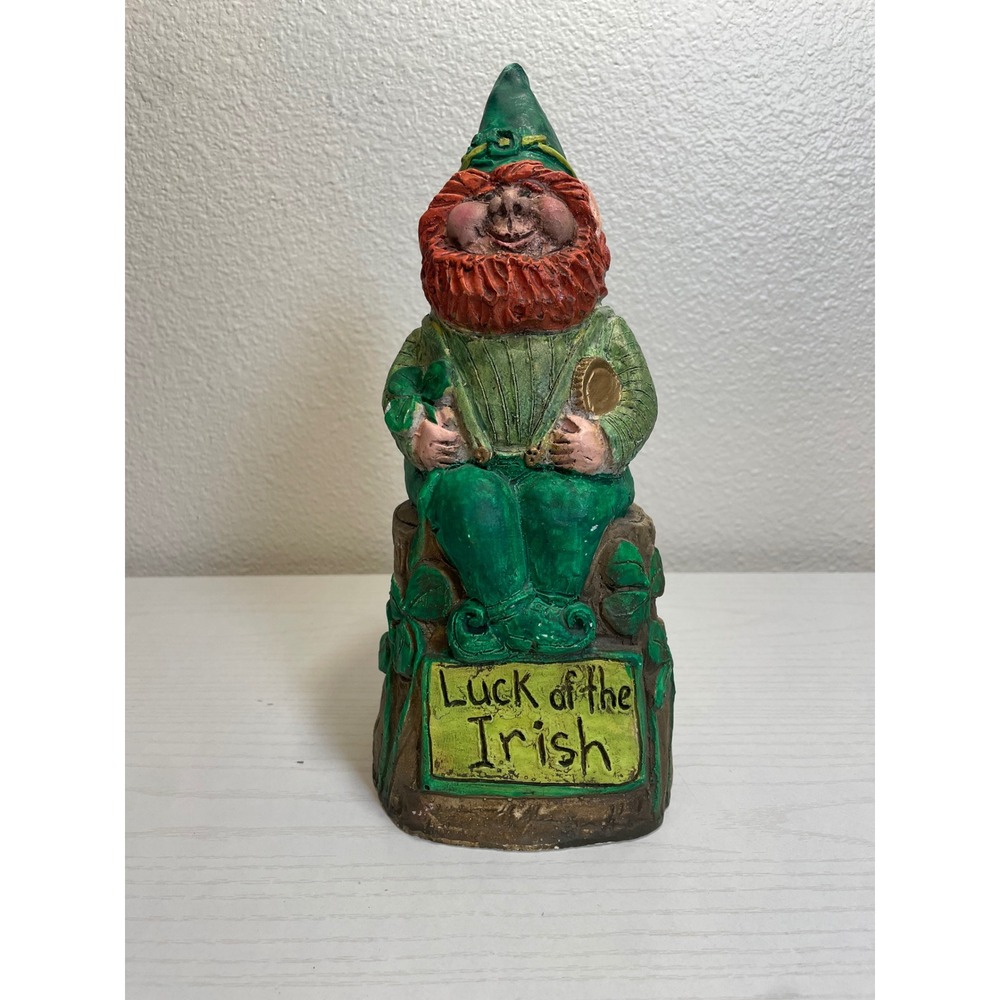 The Stone Bunny Inc 2007 Luck of the Irish Leprechaun Gnome Figurine‎ 10 Inch